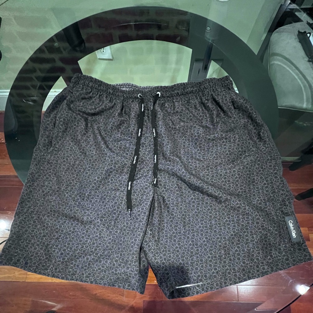 Calvin Klein swim shorts LG